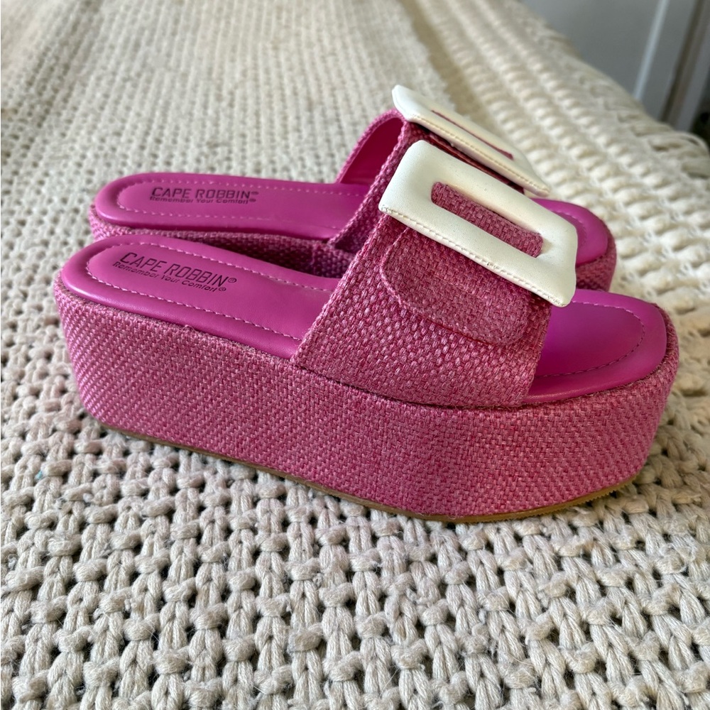 NWOT Cape Robbin Hot Pink Platform Slide Sandals with White Buckle
